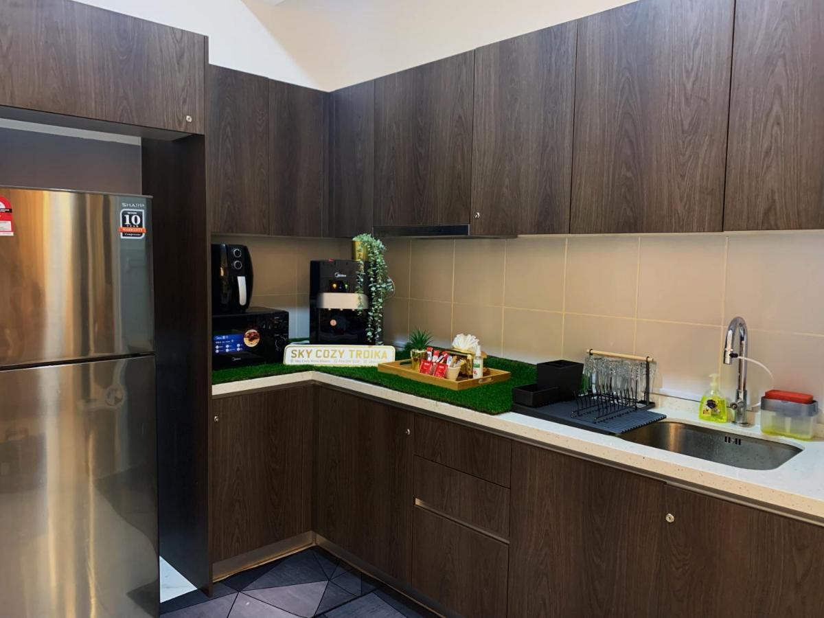 Sky Cozy Troika Residence, 1 Bedroom 4-6 Pax, 2 Bedrooms 6-8 Pax, Pool Vew, Sky & City View, Free Parking, Pool, Unlimited Wifi & Netflix โกตาบารู ภายนอก รูปภาพ