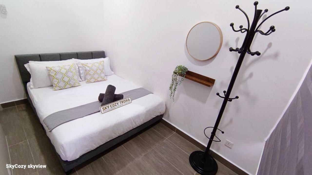 Sky Cozy Troika Residence, 1 Bedroom 4-6 Pax, 2 Bedrooms 6-8 Pax, Pool Vew, Sky & City View, Free Parking, Pool, Unlimited Wifi & Netflix โกตาบารู ภายนอก รูปภาพ