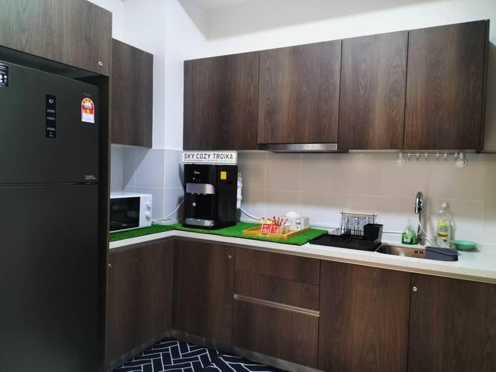 Sky Cozy Troika Residence, 1 Bedroom 4-6 Pax, 2 Bedrooms 6-8 Pax, Pool Vew, Sky & City View, Free Parking, Pool, Unlimited Wifi & Netflix โกตาบารู ภายนอก รูปภาพ